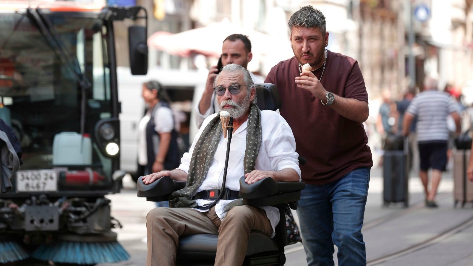 Haluk Bilginer ve Feyyaz Yiğit, “Soyut Dışavurumcu Bir Dostluğun Anatomisi Veyahut Yan Yana” Filmini Anlattı