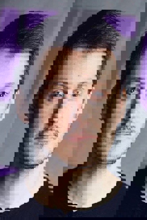 Илья Найшуллер