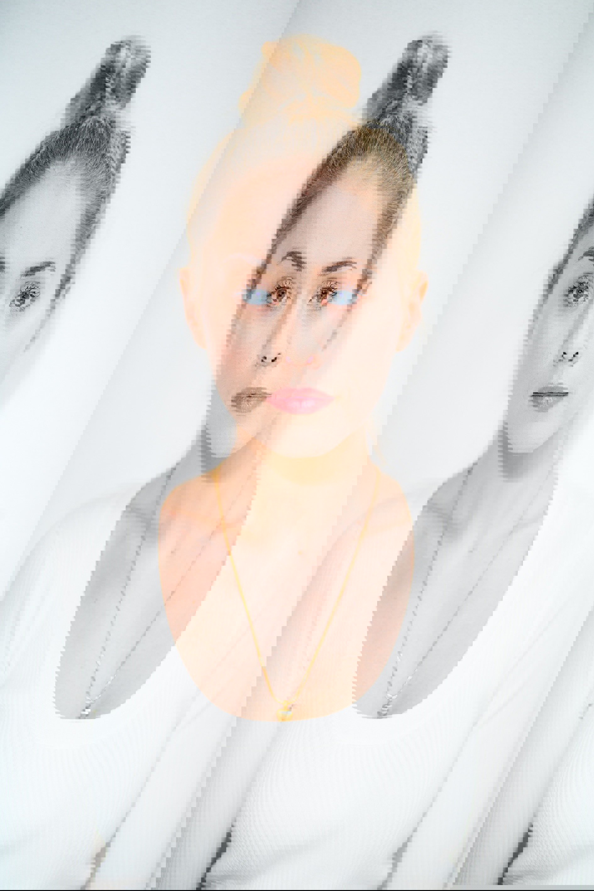 Elke Shari Van Den Broeck